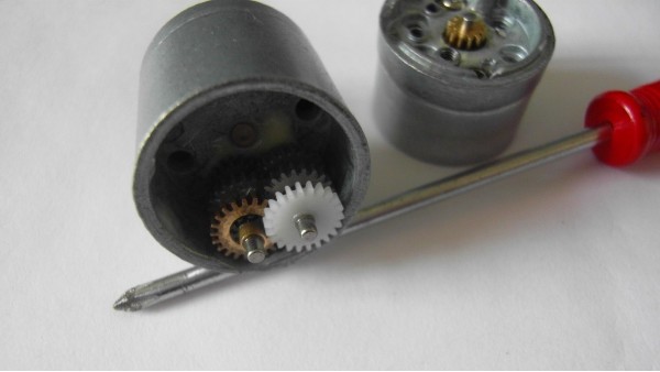 深圳電機(jī)減速器電機(jī)廠家為您揭秘:齒輪減速器用的是什么結(jié)構(gòu)