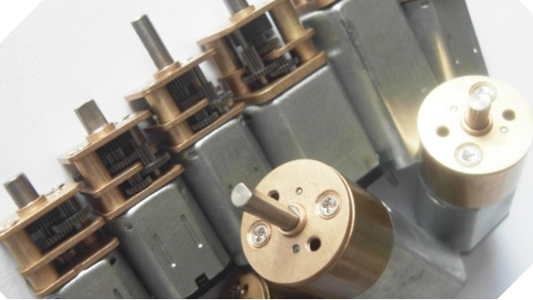 深圳微電機(jī)廠家為您揭秘:迷你小風(fēng)扇選擇微電機(jī)需要注意哪些